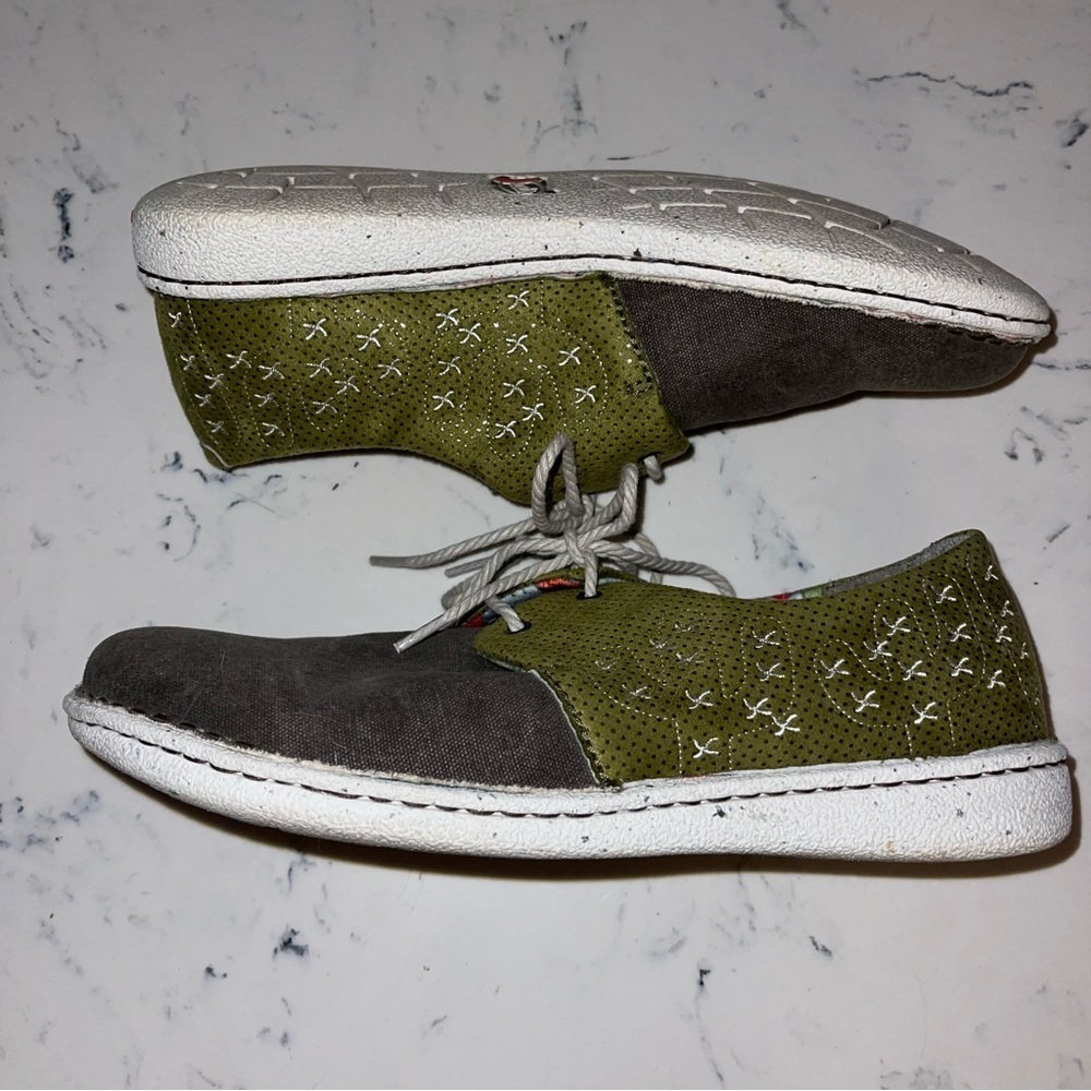 Justin Shoes 8.5 - Picture 2 of 4